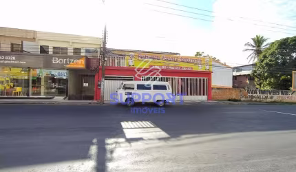 Casa com Ponto comercial no Centro de Guarapari-ES.