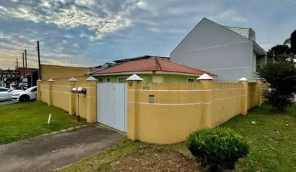 Casa com 3 quartos à venda na Rua Jorge Guimarães de Camargo, 375, Cruzeiro, São José dos Pinhais por R$ 580.000
