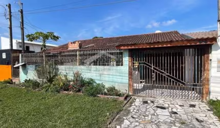 Casa com 3 quartos à venda na Rua Itaberai, 259, Guatupê, São José dos Pinhais por R$ 240.000