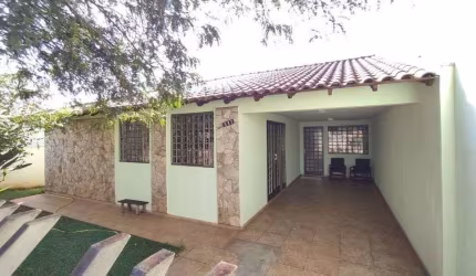 VENDA | Casa, com 3 dormitórios em Conjunto Habitacional Karina, Maringá