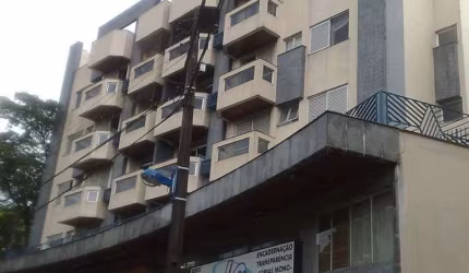 LOCAÇÃO | Apartamento, com 3 dormitórios em ZONA 04, Maringa