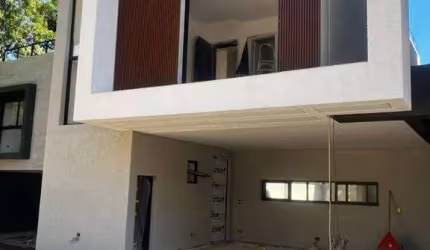 Casa em Condomínio à venda com 3 suítes -Santa Felicidade