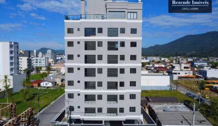 Apartamento novo com 3 dormitórios sendo 1 suíte em Itapema
