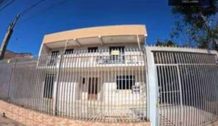 Sobrado-triplex  com 3 quartos á venda no bairro Sitio Cercado