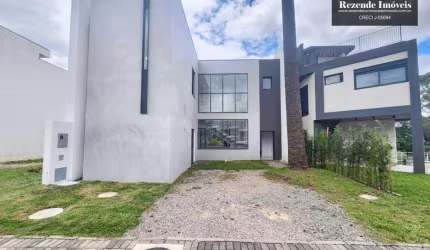 Sobrado com 4 quartos  a venda, 245 m² por R$ 2.650.000 - Santa Felicidade - Curitiba/PR