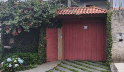 Sobrado Triplex a venda no Campo Comprido