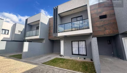 Sobrado com 3 dormitórios à venda, 102 m² por R$ 579.000,00 - Uberaba - Curitiba/PR