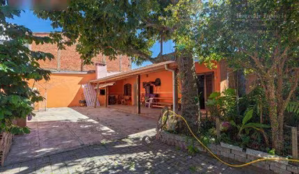 Casa 3 quartos venda - bairro Cajuru Curitiba/PR