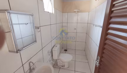 Casa Ampla, com 02 quartos, 04 garagens - Valor 1.450