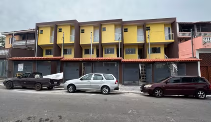 CASA FRONTAL DE 2 E 3 DORMITÓRIOS