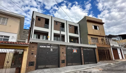 CASA FRONTAL COM 4 DORMS 1 SUÍTE NA PENHA