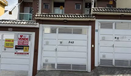 CASA FRONTAL COM 3 DORMS E 2 VAGAS 1 SUÍTE