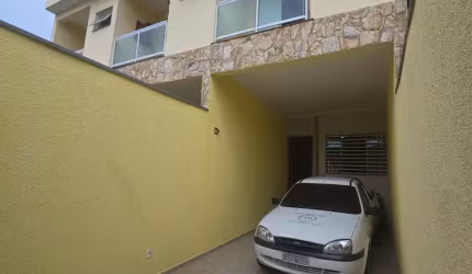 CASA FRONTAL COM 3 DORMS 2 VAGAS 1 SUÍTE