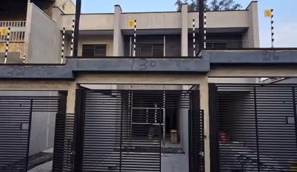 CASA FRONTAL PROXIMO AO MERCADO ASSAI