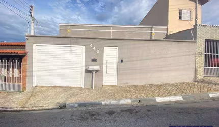 Casa com 3 dormitórios à venda, 143 m² por R$ 700.000,00 - Vila Mota - Bragança Paulista/SP
