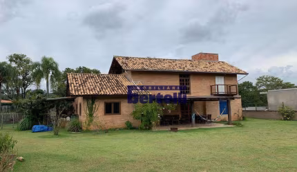 Casa com 3 dormitórios à venda, 230 m² por R$ 1.300.000,00 - Condomínio Campo Verde - Bragança Paulista/SP