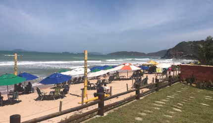 Vendo Maravilhosa Casa Pé na areia Praia de Geribá Búzios