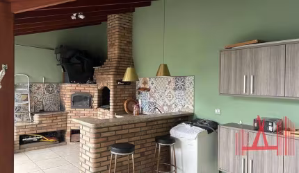 Sobrado em Condomínio para Locação com 3 dormitórios, 2 vagas de garagem, com 100 m² - Jardim São Pedro (Mogi das Cruzes)