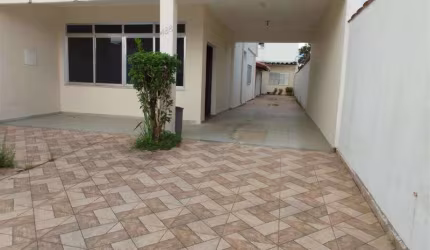 Casas para venda em Registro no bairro Centro