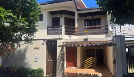 Sobrado a venda no bairro Jardim Iguaçu.