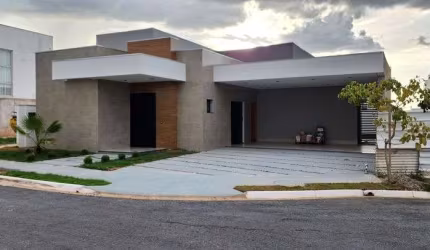 Casa de condomínio para venda possui 213 metros quadrados com 3 quartos