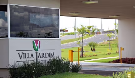 Casa de condomínio para venda possui 960 metros quadrados