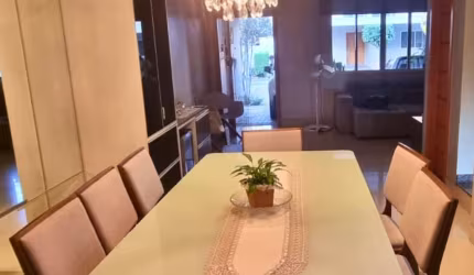 Casa sobrado a venda - Despraiado