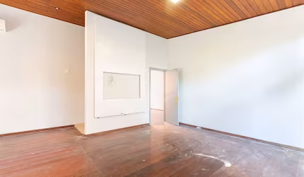 Casa Térrea à venda/aluga 520m² área total 3dorms 1 suíte 2 vagas