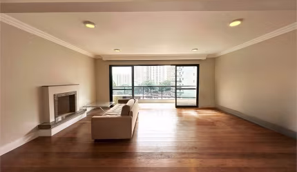 Apartamento à Venda 200m²| 4 Dormitórios ( 2 Suítes)  Varanda Gourmet| 4 Vagas em Santana