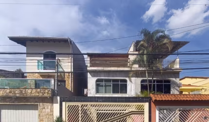 CASA À VENDA | 180 m² | 3 DORMITÓRIOS (2 SUÍTES) | 4 VAGAS NO HORTO FLORESTAL!