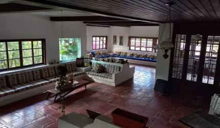 Casa à venda | 1260 m² | 4 suítes | 6 vagas na Roseira / Mairiporã - SP!