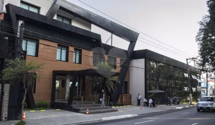 Loja Comercial à Venda 1389m²| Pronta para Academia com Piscina em Santana