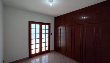 Casa com 3 dormitórios para alugar, 177 m² por R$ 3.800,00/mês - Vila Gatti - Itu/SP