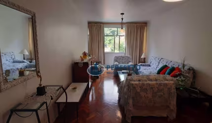 Vende - Laranjeiras - Oportunidade - 3 quartos com dependencias e vaga demarcada