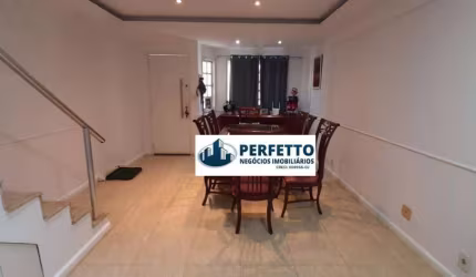Vende - No Recreio, próximo a Praia da Macumba, Casa Triplex com vaga de garagem coberta em Condomínio - 500 mil