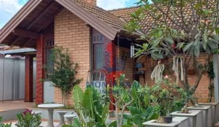 Casa para venda com 246 m² e 2 quartos em Centro, Arealva - SP