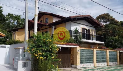 Linda Casa em Condomínio a 200 Metros da Praia de Boracéia – São Sebastião/SP