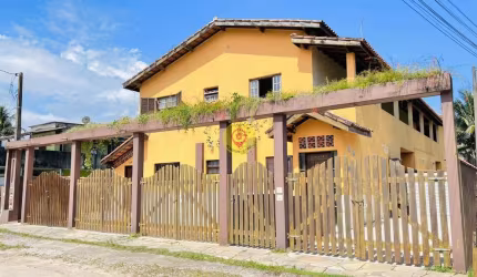 Sobrado à Venda - Oportunidade Única de Investimento na Praia