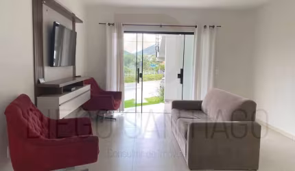 Apartamento térreo à venda em Garopaba-SC, bairro Ambrósio: 2 quartos, 1 suíte, 3 salas, 2 banheiros, 1 vaga e 97m²!