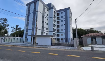 Apartamento com 3 dormitórios no centro de Schroeder - SC