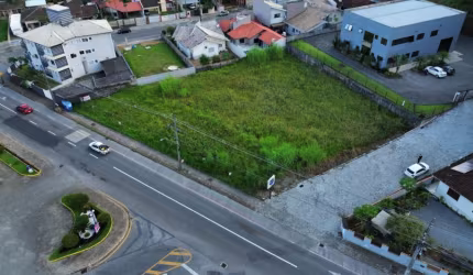 Terreno na rua principal no bairro Amizade em Jaraguá do Sul