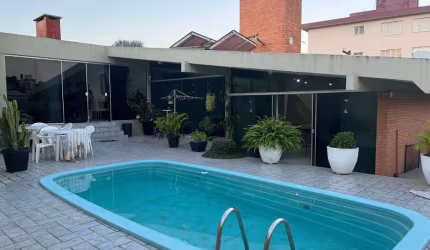 Casa com 4 quartos à venda na Rua José do Patrocínio, 431, Capoeiras, Florianópolis por R$ 1.950.000