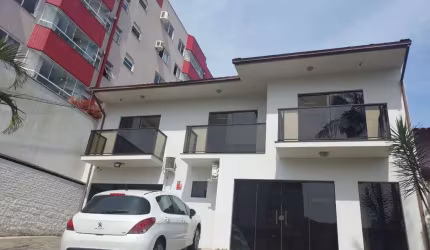 Casa com 4 quartos à venda na Rua Waldemar Ouriques, 312, Capoeiras, Florianópolis por R$ 2.200.000