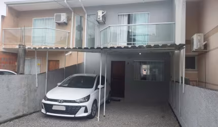 Casa com 2 quartos à venda na dos Pássaros, 31, Forquilhas, São José por R$ 370.000