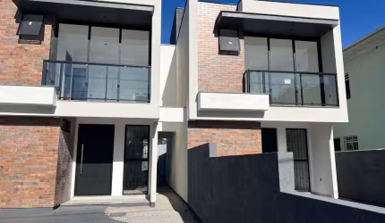 Casa com 3 quartos à venda na Rua Hamilton Ferreira, 256, Areias, São José por R$ 690.000