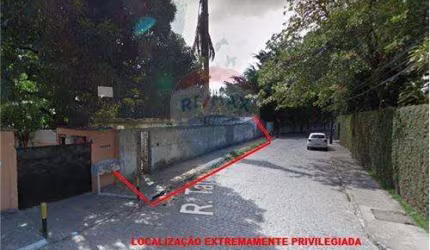 Terreno em Monteiro / Casa Forte - com 858,36 m² - a  apenas 200 m do novo Parque Jardim do Poço