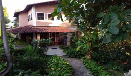 CASA COM LAREIRA 400 MTS - 03 SUITES  - CONDOMÍNIO FECHADO – VENDA PORTEIRA FECHADA.