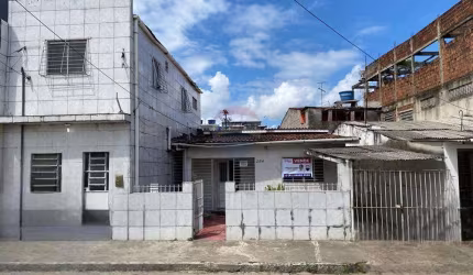 Casa à Venda em San Martin, com prédio comercial anexo!