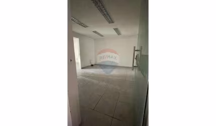 'Espaço Comercial em Casa Amarela!'