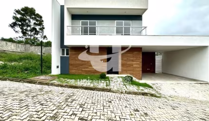 Casa em condomínio  com 3 quartos à venda, 170 m² por R$ 890.000